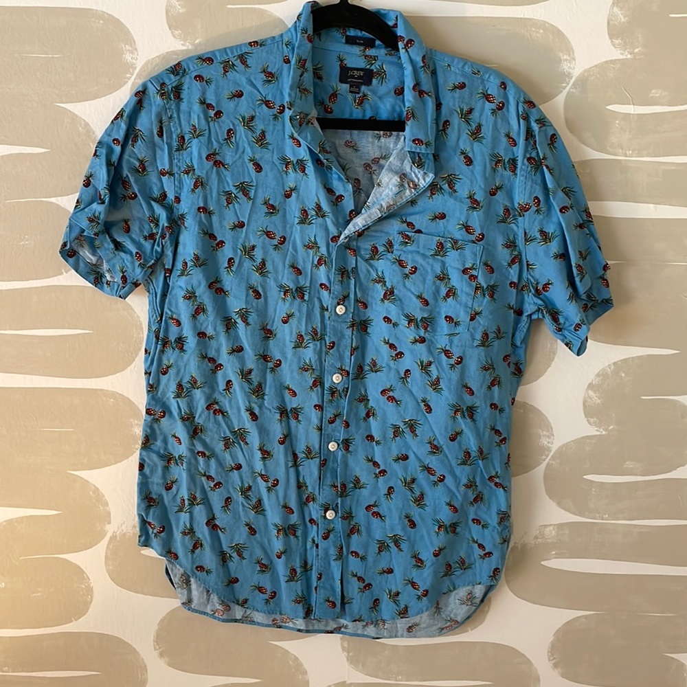 Slim fit short sleeve button up shirt